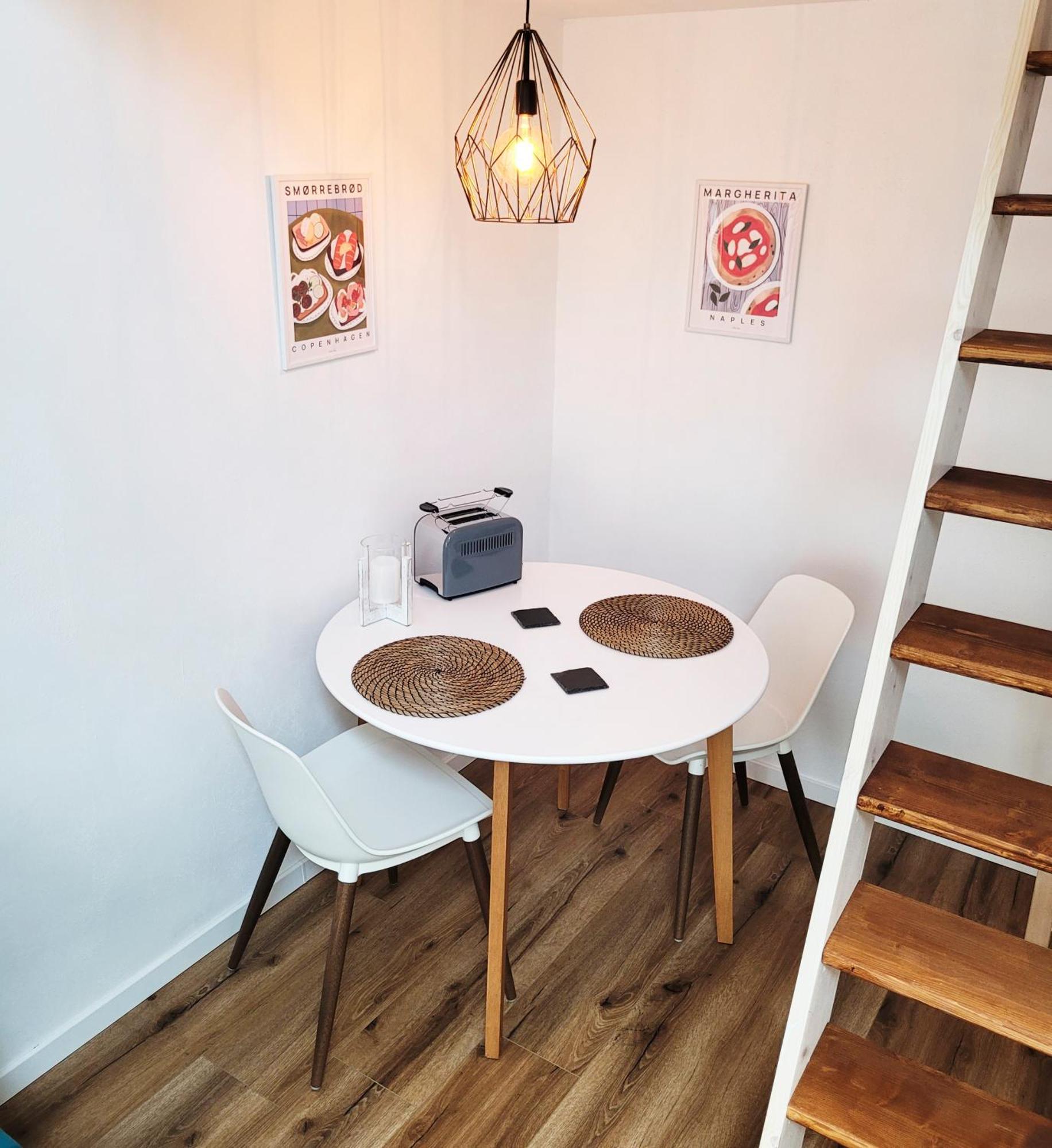 Modernes 1-Zimmer-Apartment Mit Galerie-Schlafkoje Im Skandinavischen Stil Ostenfeld  エクステリア 写真